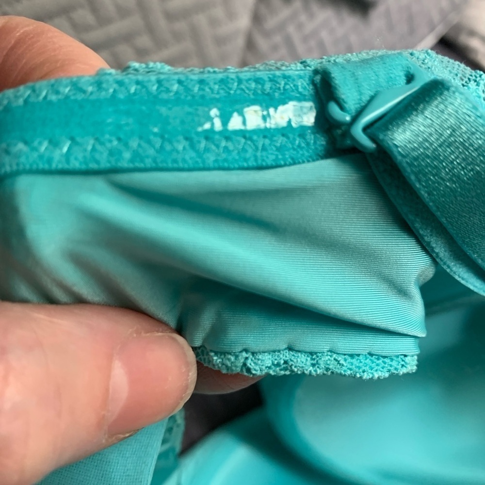 Victoria's Secret Lace Multi wear Bra in Aqua NWOT - Picture 4 of 9